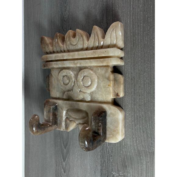 Vintage Hand-Carved Onyx Stone Wall Mask Hook Inspired Tribal Art  7.4 lbs – 11” - Picture 5 of 10